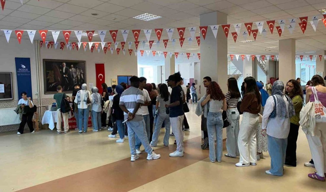 Düzce Belediyesi şehre yeni gelen öğrencilerin otobüs kartlarını yenilemeleri için