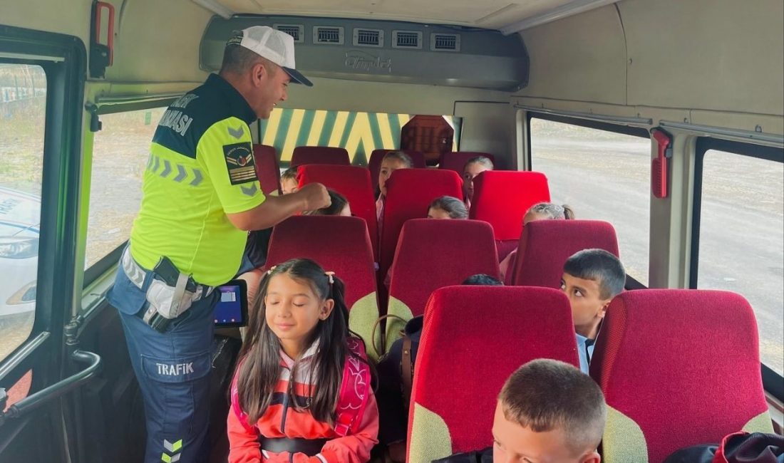 Öğrencilerin güvenliği için emniyet ve trafik tedbirlerini en üst seviyeye çıkarıldı Bilecik İl Jandarma Komutanlığı, eğitim ve öğretim yılının başlamasıyla birlikte