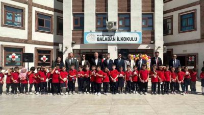 Osmaneli Kaymakamı Abdüssamed Kılıç, Balaban İlkokulu’nda öğrencilerle bir araya geldi.