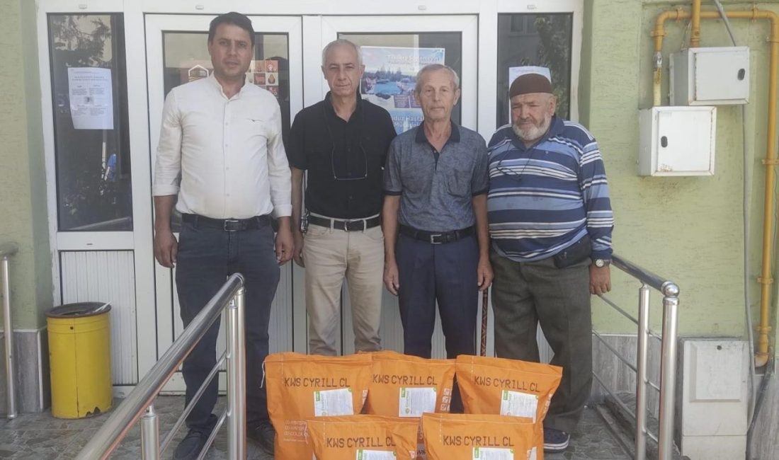 Bilecik’in Osmaneli ilçesinde çiftçilere kanola tohumu desteği sağlandı. Tarım ve