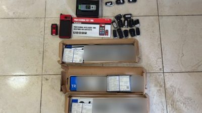 Kocaeli’de kiraladıkları aracın anahtarını kopyalayıp içerisine GPS cihazı yerleştirdikten sonra