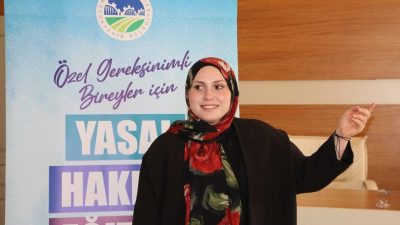 Söğütlü’de düzenlenen seminerde, özel gereksinimli bireyler ve ailelerine yasal haklarını,