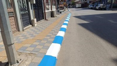 Bilecik’in Pazaryeri ilçesinde belediye ekipleri, ilçe merkezindeki ana caddelerde bulunan