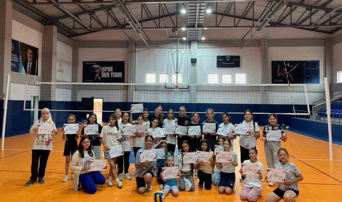Pazaryeri’nde yaz spor okulları kapsamında voleybol branşı kursu başarıyla tamamlandı.