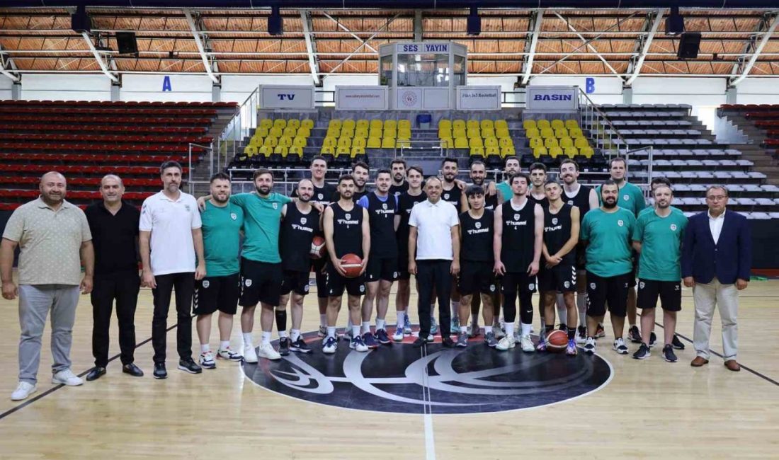 Sakarya Büyükşehir Basket takımının rakipleri belli oldu Yeni sezonda şampiyonluk parolasıyla sahaya çıkacak olan Sakarya Büyükşehir Basketbol’un