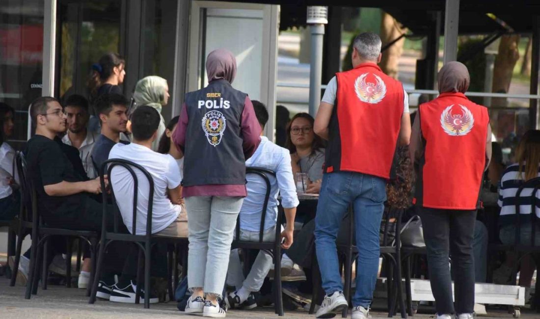 Sakarya emniyeti 5 bin üniversite öğrencisine güvenlik bilinci aşıladı Sakarya İl Emniyet Müdürlüğü’ne bağlı ekipler, üniversitelerde eğitim-öğretim yılının başlaması