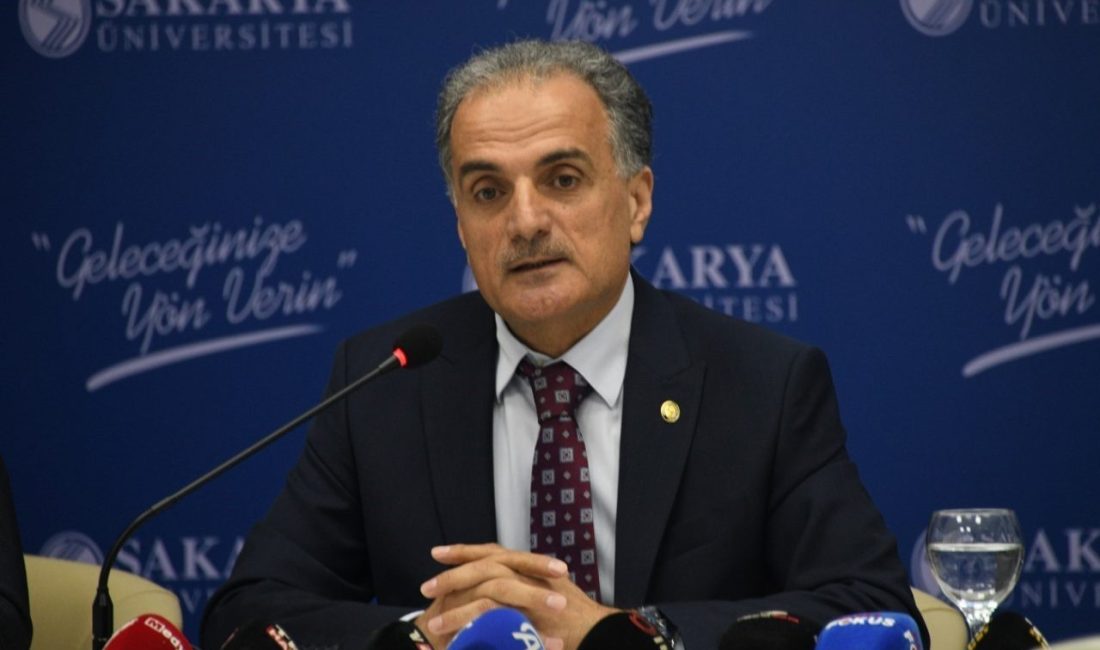 Sakarya Üniversitesi’nde ‘hedef ilk 10’ Sakarya Üniversitesi, basın mensuplarının katılımıyla düzenlenen programda üniversitenin hedeflerini, yürütülen