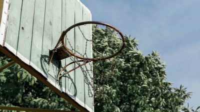 Sakarya Büyükşehir Belediyesi, basketbol tutkunlarını Aziz Duran Parkı’nda buluşturuyor. Basketbolun