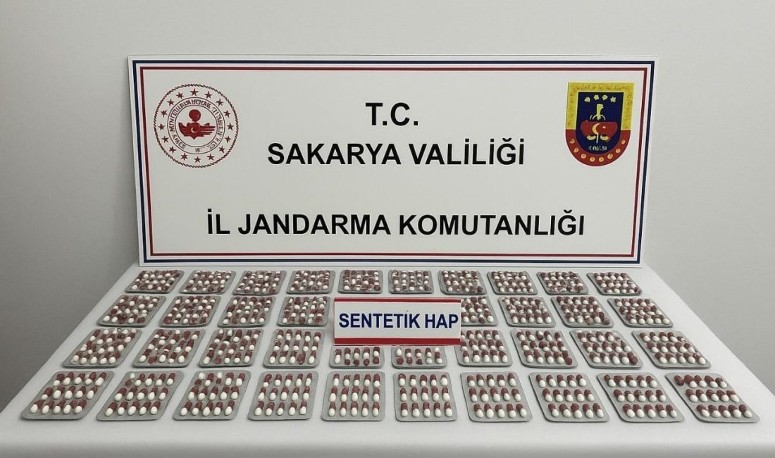 Sakarya’da uyuşturucu operasyonu: 2 tutuklama İzmir’den, Sakarya’nın Pamukova ilçesine uyuşturucu madde getirileceği ihbarı üzerine harekete