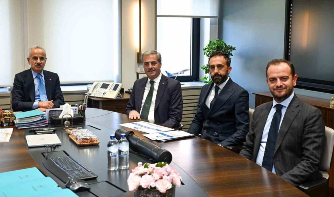 Sakarya’ya yeni çevre yolları geliyor Ankara’da Ulaştırma ve Altyapı Bakanı Abdülkadir Uraloğlu’nu ziyaret eden Sakarya