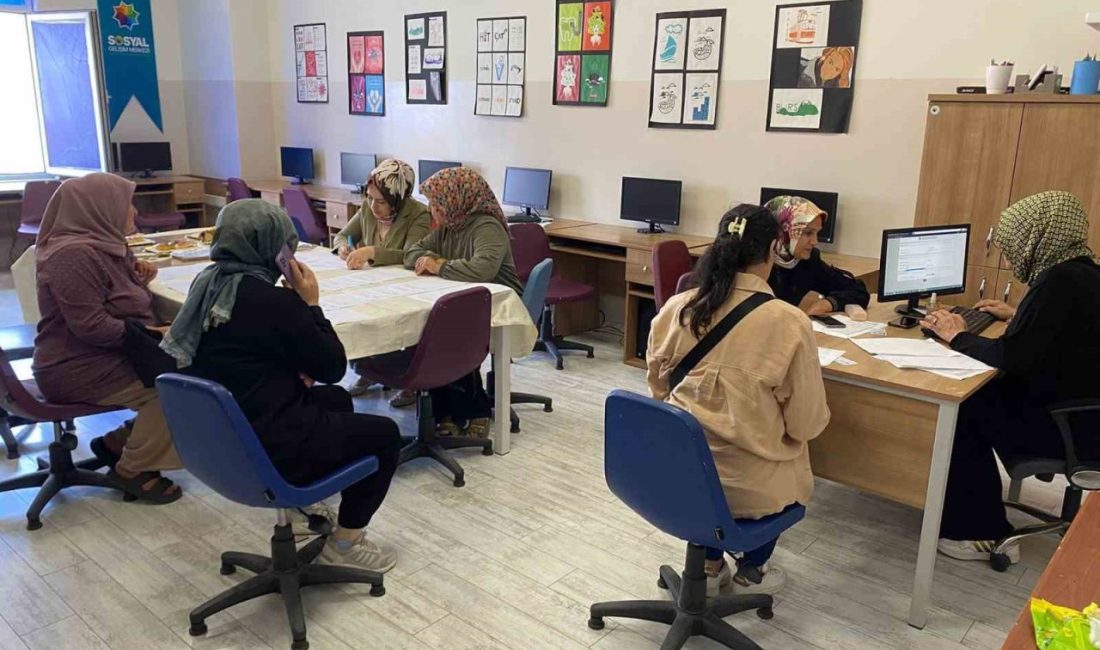 SAMEK kurslarında yeni dönem kayıtları ilk günden yoğun ilgi gördü.