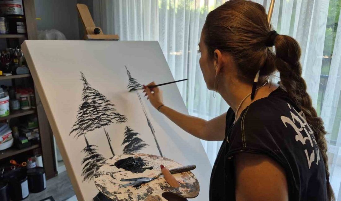 Düzce’de ressam Aslıhan Öztürk, ortaokul yıllarında başladığı ancak hayat şartları