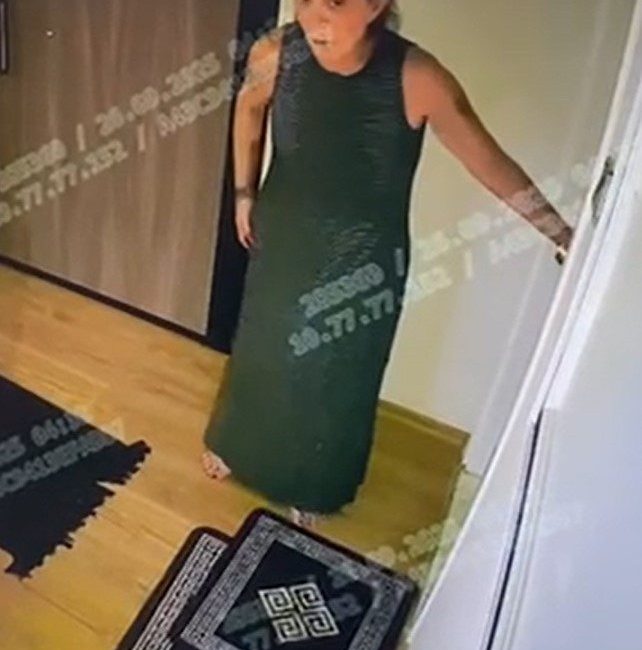 Yalova’nın Çınarcık ilçesinde 6. kattaki evinin terasından kızı ve kızının