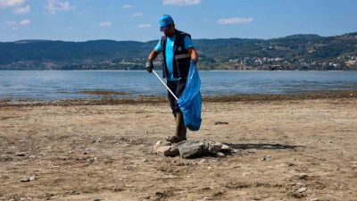 Sakarya Gölü çevresinde 50 dönümlük alanda yürütülen çalışmalarda, ekosisteme zarar