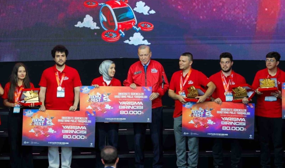 SUBÜ, Teknofest 2025’i 6 kategoride kazandığı 9 ödül ile tamamladı.