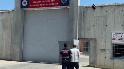 Sakarya’nın Karasu ve Sapanca ilçelerinde, jandarma ekiplerince aranan şahıslara yönelik