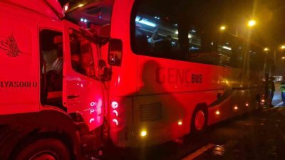 TEM Otoyolu’nun Bolu geçişinde lastiği patladığı için orta şeritte durmak