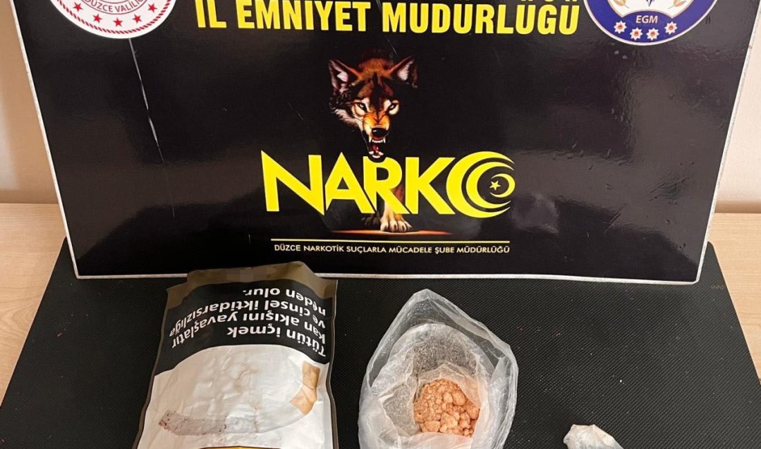 Tütün paketinden uyuşturucu çıktı Düzce’de polis ekipleri tarafından yürütülen çalışmalarda tütün paketinin içinde uyuşturucu