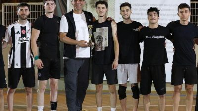 Uzuntarla’da düzenlenen Dr. Mediha Eldem Voleybol Turnuvası, çekişmeli geçen final