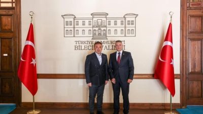 Bilecik Valisi Faik Oktay Sözer, göreve başlayan İl Emniyet Müdürü