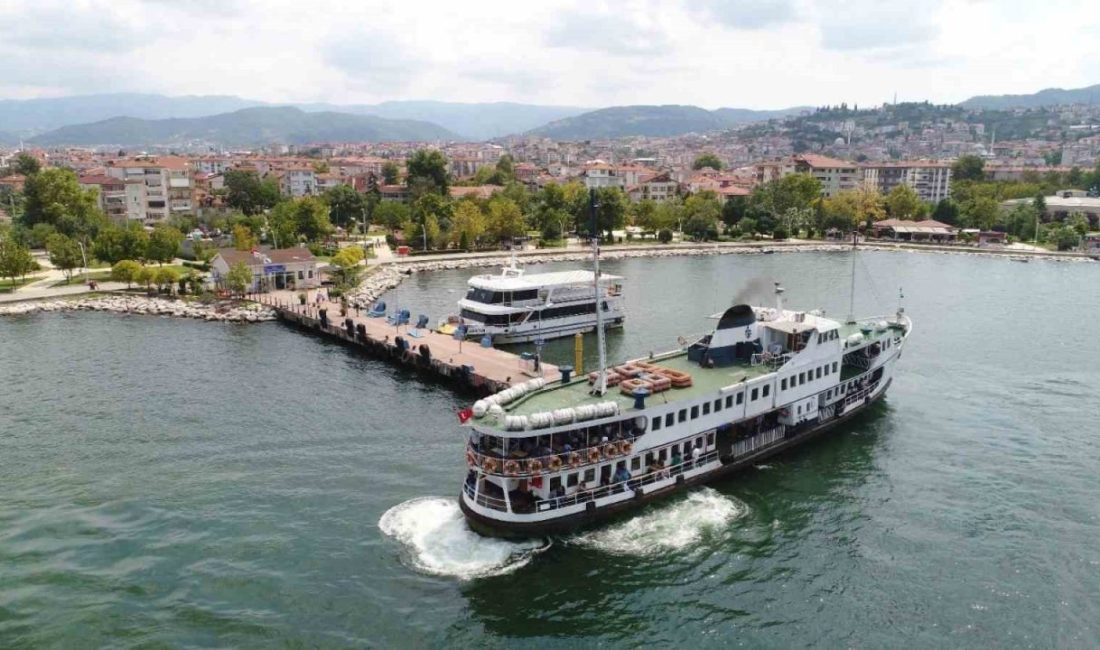 Vapur seferleri kış tarifesine geçiyor: Ücretler yarıya indi, seferler arttı Kocaeli’de 8 Eylül’den itibaren deniz ulaşımında kış tarifesine geçiliyor. Sefer