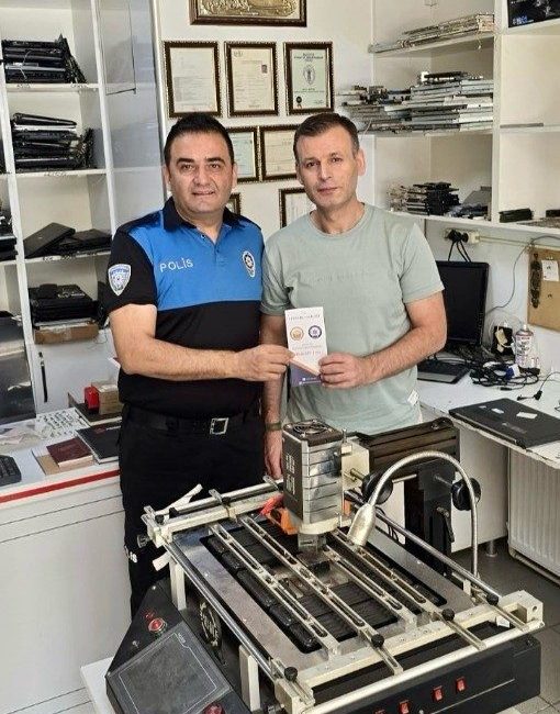 Vatandaşlara dolandırıcılık uyarısı Bozüyük İlçe Emniyet Müdürlüğü ekipleri, vatandaşlara dolandırıcılık uyarısı yaptı. Bilecik’in
