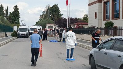 Yalova’da adliye önünde silahlı saldırı sonucu bir kişi hayatını kaybetti,