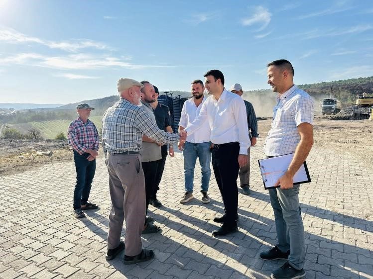 Osmaneli Kaymakamı Abdüssamed Kılıç, Soğucakpınar Köyü’nü ziyaret ederek yangın sonrası