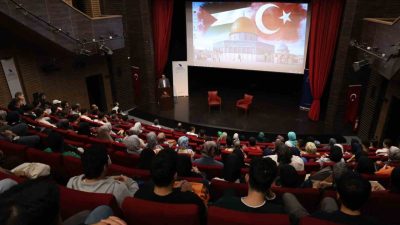 Düzce Üniversitesi’nde 2025-2026 Eğitim-Öğretim Yılı’nın başladığı yeni akademik yılın ilk