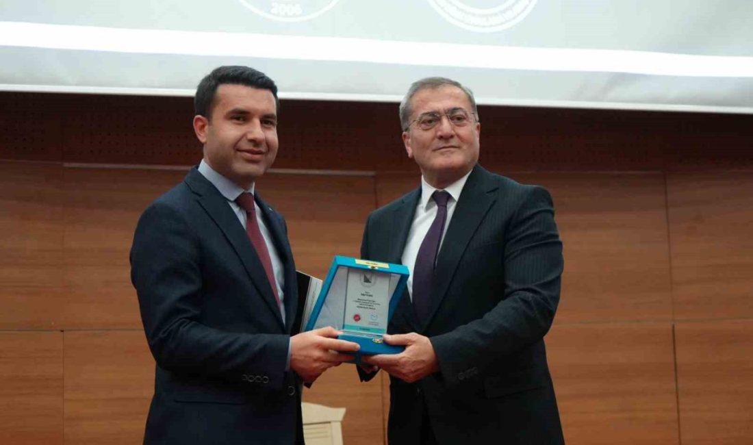 151 tez yazısının yarıştığı “6. Muhammed İhsan Oğuz Araştırma Ödülleri” sahiplerini buldu Kastamonu Üniversitesi Muhammed İhsan Oğuz Uygulama ve Araştırma Merkezi koordinesinde