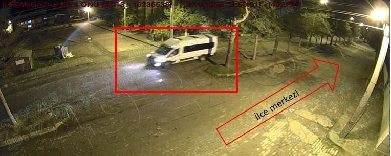 230 saatlik görüntü incelendi, ölümün sırrı kırık far parçasından çözüldü Kastamonu’nun İhsangazi ilçesinde yol kenarında cesedi bulunan kişinin ölümüne ilişkin