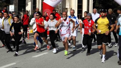 Bilecik’te Cumhuriyetin 102’inci yılında 3. Cumhuriyet Halk Koşusu Söğüt’te gerçekleşti.
