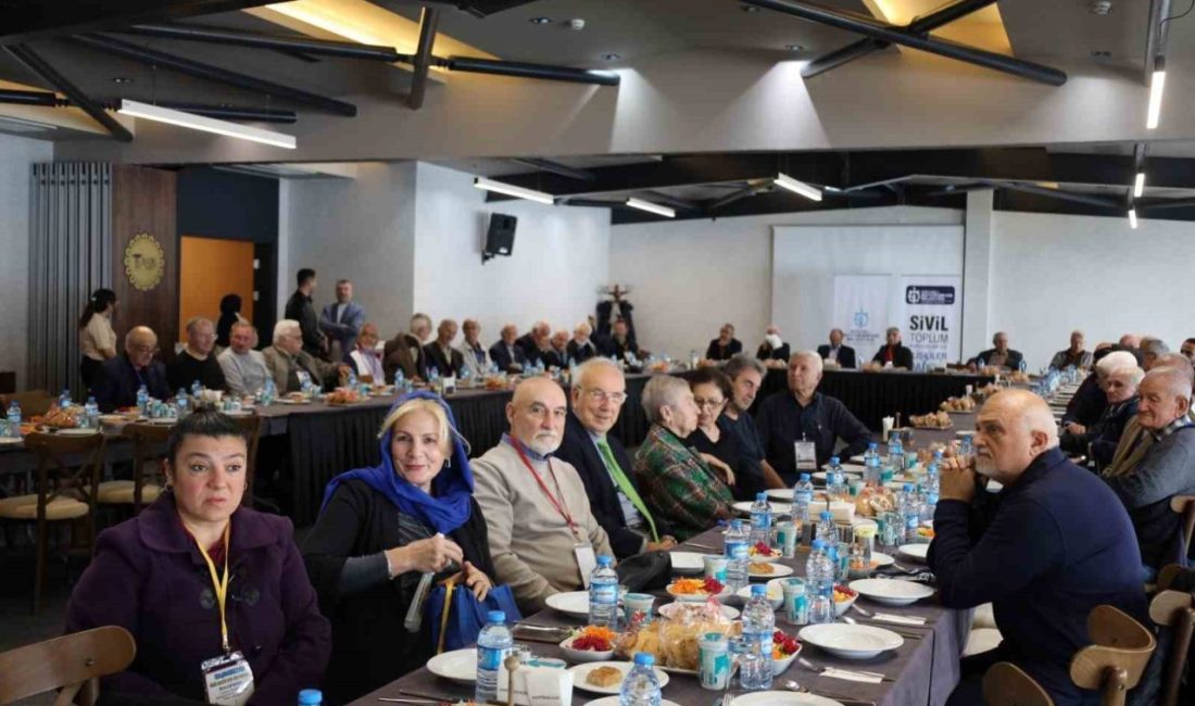 60 yıllık mezunların hatıralarla dolu yolculuğu Kocaeli’de, 60 yıl önce sanat okulundan mezun olanlar yeniden bir