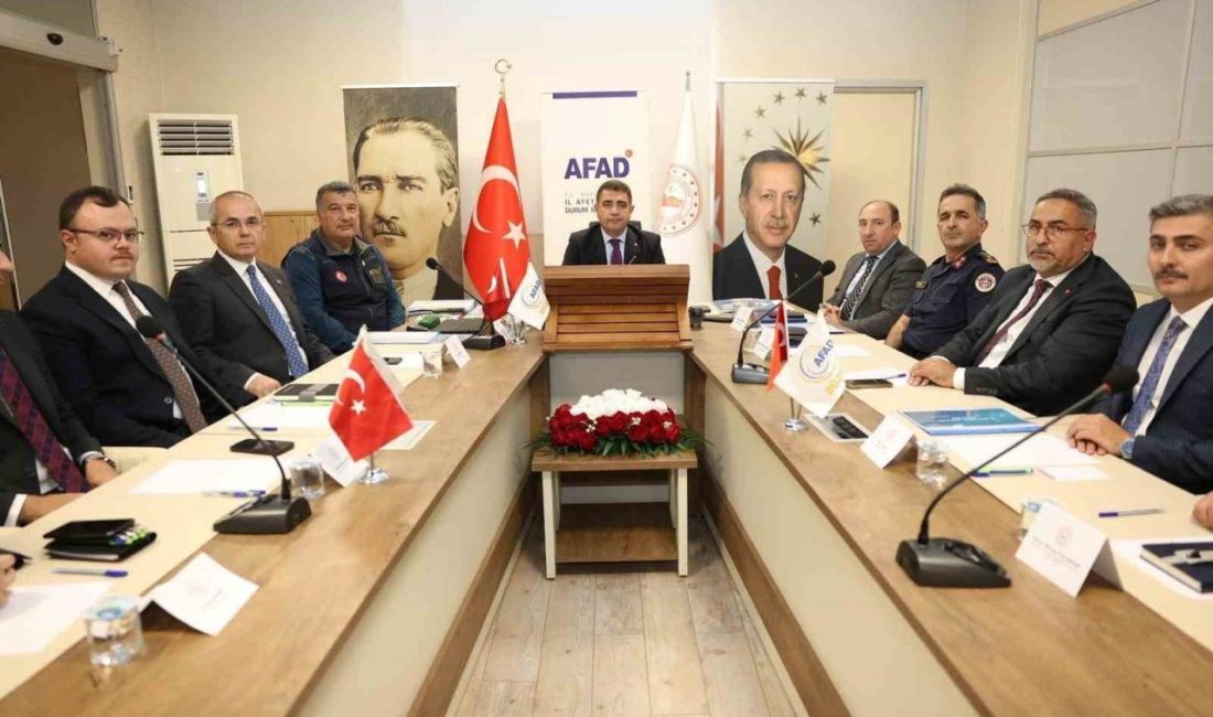 Afet riski azaltma planı yapıldı DÜZCE (İHA) – Düzce İl AFAD Müdürlüğü Toplantı Salonu’nda Afet