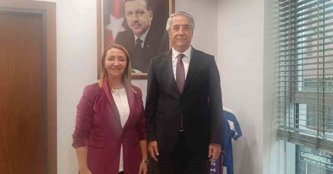 AK Parti Genel Merkezinden Pazaryeri’ne önemli ziyaret AK Parti Genel Merkez Yerel Yönetimler Başkan Yardımcısı Mücahit Yanılmaz,