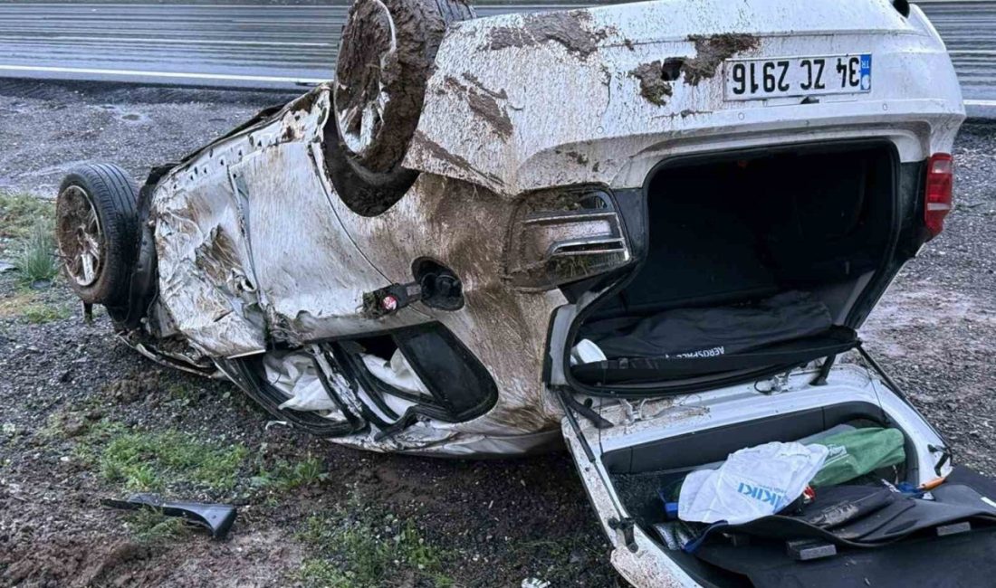 Anadolu Otoyolu’nda korkutan kaza, takla atan otomobil hurdaya döndü: 1 yaralı Anadolu Otoyolu Sakarya geçişinde sürücüsünün kontrolünden çıkan otomobil takla atarak
