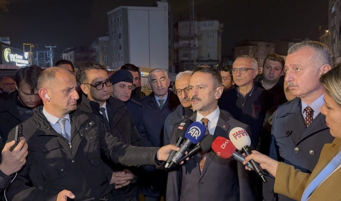 Aynı bölgede kolonu çatlayan bina tahliye edildi Kocaeli’nin Gebze ilçesinde devrilerek 4 kişiye mezar olan binaya yaklaşık