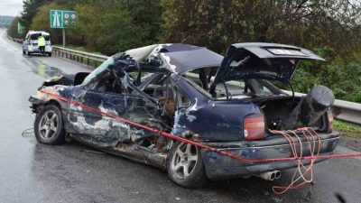 Sakarya’nın Hendek ilçesinde farklı bir aracın çarpıp kaçtığı iddia edilen