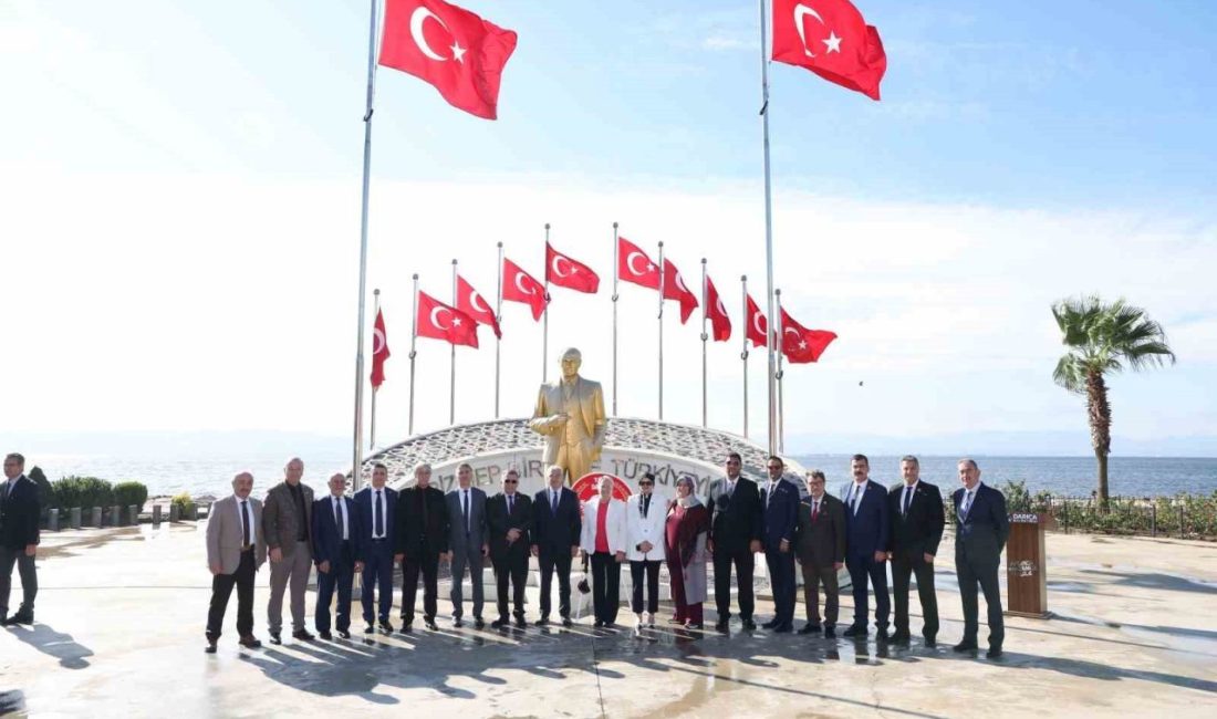 Başkan Bıyık: “Muhtarlarımızla el ele Darıca için çalışıyoruz” Darıca’da Muhtarlar Günü dolayısıyla tören düzenlendi. Törende konuşan Darıca Belediye