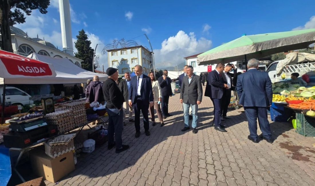 Başkan Dilsiz’den esnafla Cumhuriyet Bayramı buluşması Bilecik’in Bayırköy beldesinde Cumhuriyetin 102’inci Yılı coşkuyla kutlanırken, Belediye Başkanı