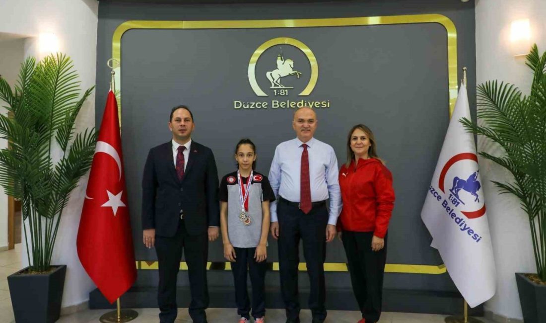 Başkan Özlü, Balkan Şampiyonu Judocu Erva Eren’i ağırladı Düzce Belediye Başkanı Dr. Faruk Özlü, Spor Akademisi adına katıldığı