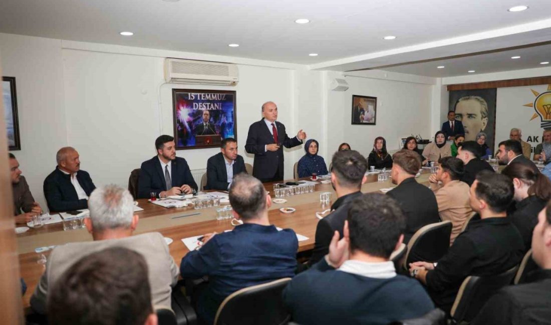 Başkan Özlü “Hukuki olmayan hiçbir işimiz olmaz” Düzce Belediye Başkanı Dr. Faruk Özlü, AK Parti il yönetim