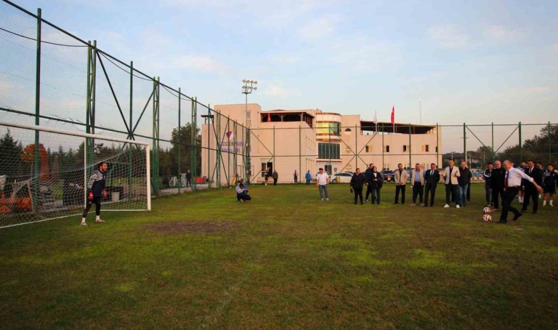 Başkan Özlü’den Düzcesporlu oyunculara prim sözü verdi Düzce Belediye Başkanı Dr. Faruk Özlü, namağlup ünvanını koruyan Düzcespor’u
