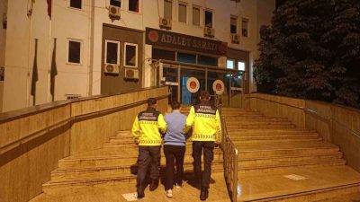 Kocaeli’de trafikte tehlikeli hareketler yaparak, içerisinde bebek ve çocuğun bulunduğu