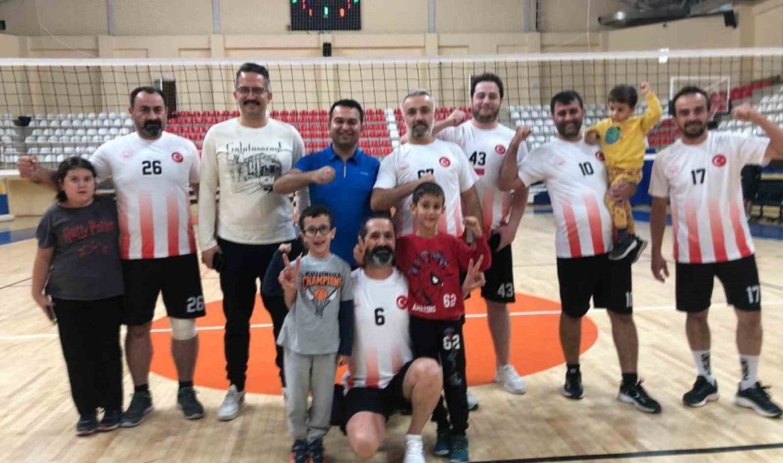 Bilecik Aile Ve Sosyal Hizmetler takımı voleybol çeyrek finalinde Bilecik’te düzenlenen Kamu Spor Oyunları Erkekler Voleybol Turnuvası’nda Aile ve