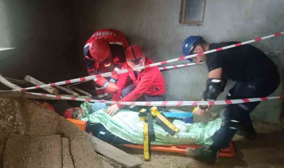 Bilecik’te 6,2 büyüklüğündeki yaşanabilecek bir depremin tatbikatı yapıldı Bilecik’te 6,2 şiddetindeki yaşanabilecek bir depremde 5 evin yıkıldığı, 3