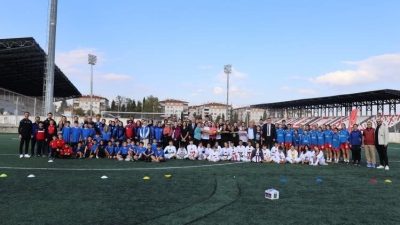 Bilecik’te Amatör Spor Haftası etkinlikleri büyük bir coşkuyla gerçekleştirildi. Merkez