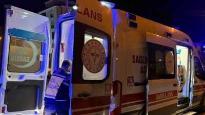 Bilecik’te sürücüsü belirlenemeyen ATV, kaldırımda yürüyen iki yayaya çarptı. Edinilen