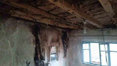 Bilecik’in Pazaryeri ilçesinde eve yıldırım düşmesi sonrası çıkan yangın itfaiye