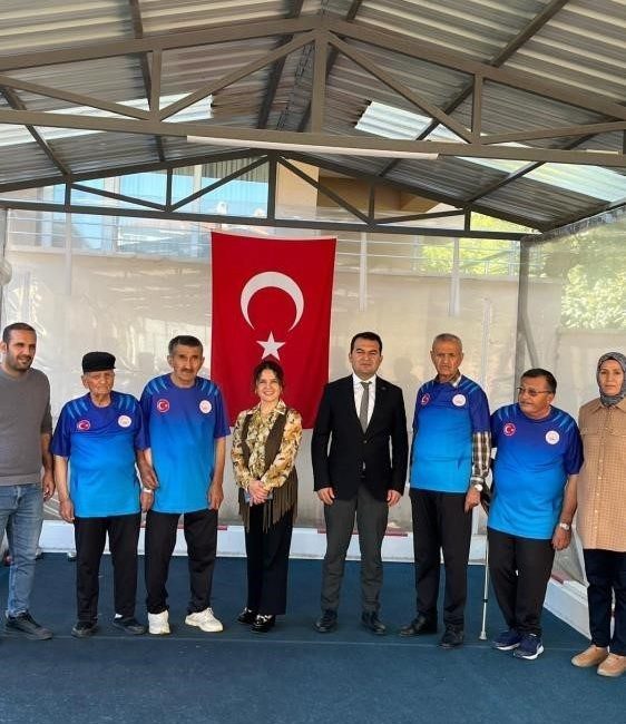 Bilecik’te Bocce Turnuvasında dostluk öne çıktı Bilecik’teki 2025 Yılı Yetişkin Gençler Bocce Turnuvası’nda heyecanlı maçlar dostane